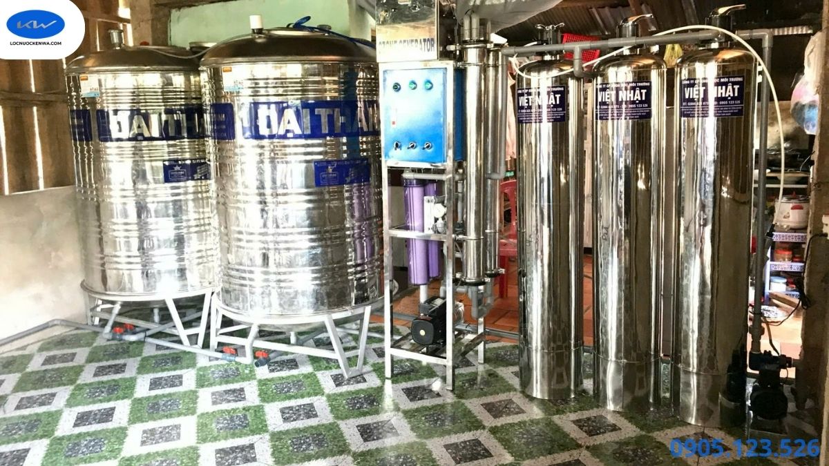 Cột làm mềm nước cấp lò hơi bằng hạt trao đổi ion